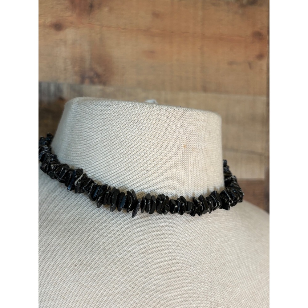 Black Stone Chip Choker Necklace Marbled Organic Texture 16 Inch